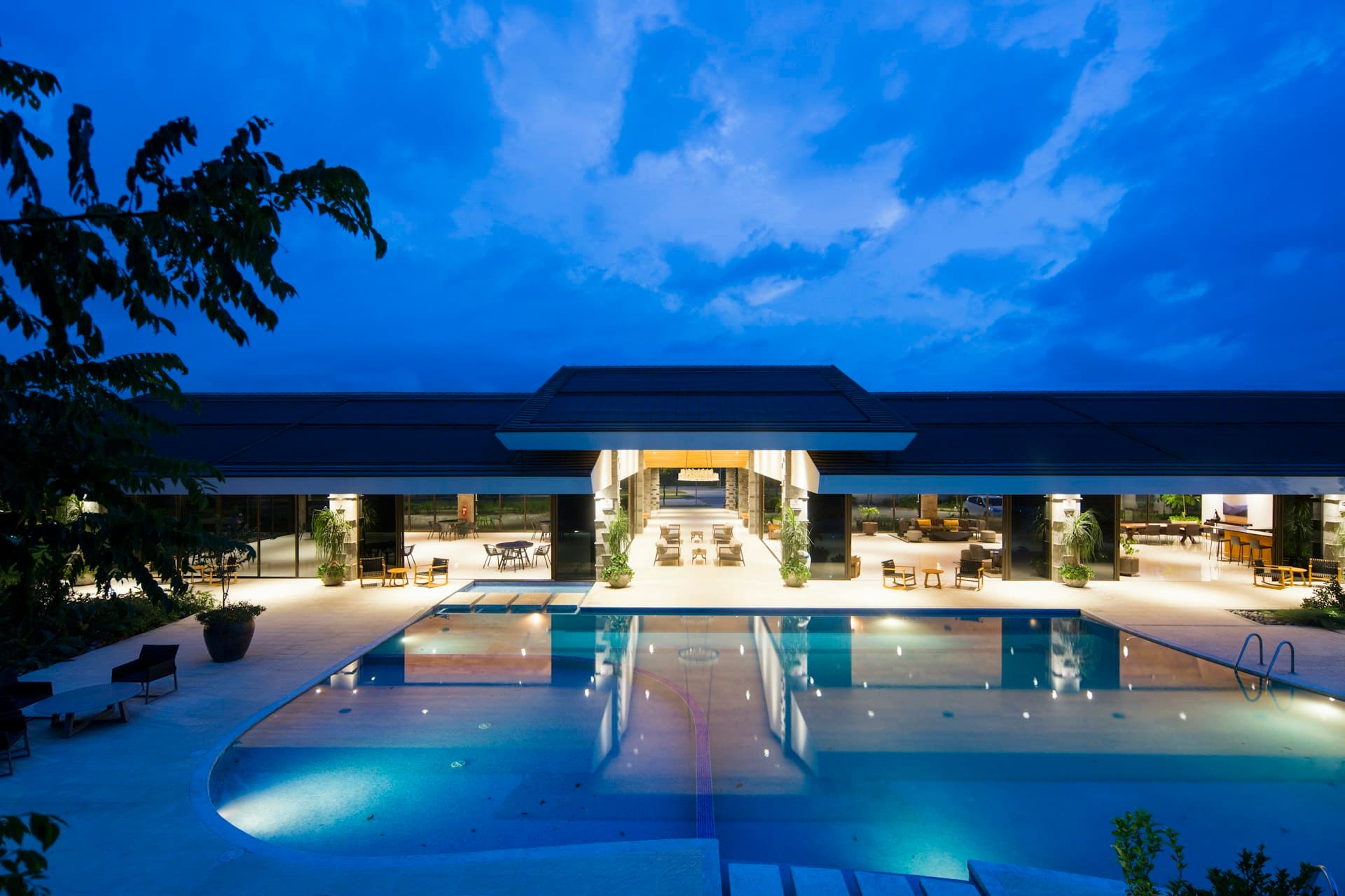 Tampak hotel dan area menginap